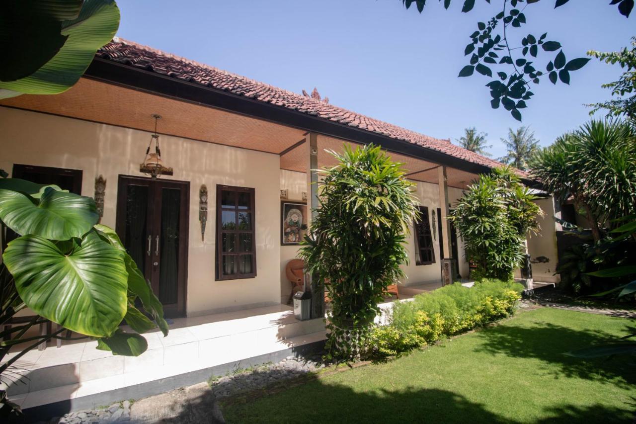 Giri Sari Guest House Pemuteran Kültér fotó