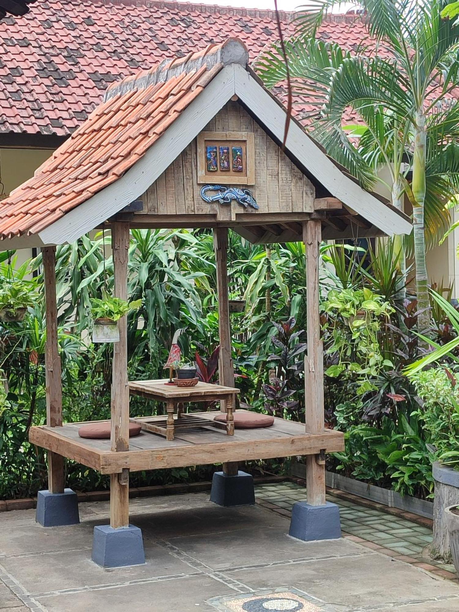 Giri Sari Guest House Pemuteran Kültér fotó