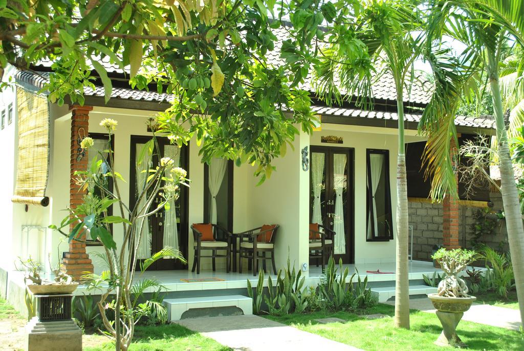 Giri Sari Guest House Pemuteran Kültér fotó